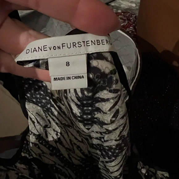 Diane Von Furstenberg DVF Sz 8 Shany Panther Jumpsuit 100% Silk Abstract - Picture 3 of 6